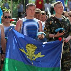 Фоторепортаж с главного праздника десантников #29