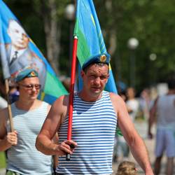 Фоторепортаж с главного праздника десантников #30