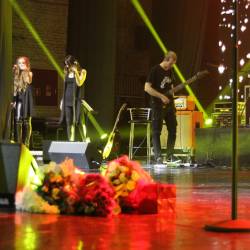 На сцене театрально-концертного комплекса Феско-холл состоялся сольный концерт талантливой певицы Люси Алексеенко и группы «ЛюSEA band» #22