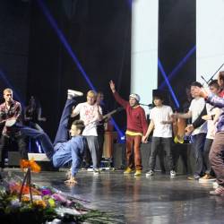 На сцене театрально-концертного комплекса Феско-холл состоялся сольный концерт талантливой певицы Люси Алексеенко и группы «ЛюSEA band» #25