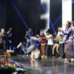 На сцене театрально-концертного комплекса Феско-холл состоялся сольный концерт талантливой певицы Люси Алексеенко и группы «ЛюSEA band» #26