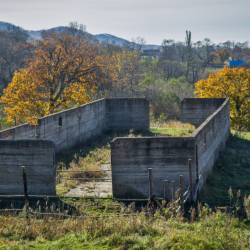 Некогда процветающий поселок сегодня представляет собой унылое зрелище #8