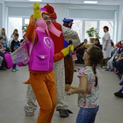 Администрация Владивостока и предприниматели организовали для детей праздник #16