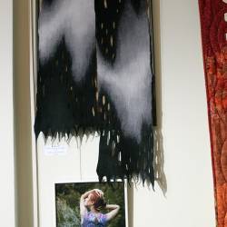 ​От батика до войлока – все виды художественного текстиля представлены на выставке в Союзе художников #6