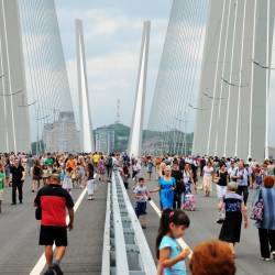 Ровно пять лет назад мост через бухту «Золотой Рог» открылся во Владивостоке #11