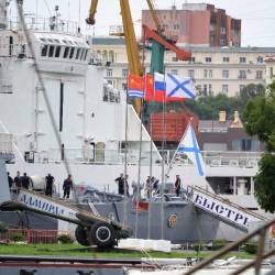 Корреспондент РИА VladNews проверил состояние флагов в приморской столице #22