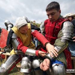 Фестиваль объединил сотни неравнодушных к рыцарским временам людей #26