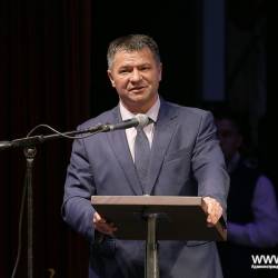 Исполняющий обязанности главы Владивостока вручил награды сотрудникам училища #2