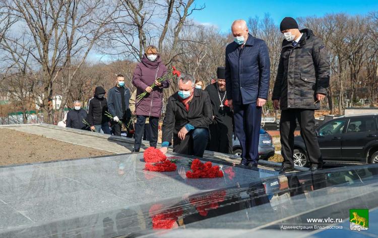 Во Владивостоке почтили память жертв политических репрессий