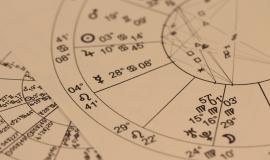 astrology-gbdff46e5c_1920.jpg