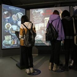 Ученики 44 школы посетили мультимедийные экспозиции в историческом парке #10