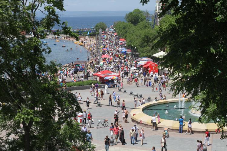 Ремонт теплотрассы на набережной Владивостока завершится 1 июля