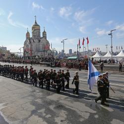 Более 1600 военнослужащих стали участниками парада #1