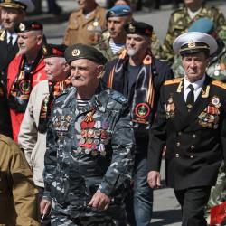 Более 1600 военнослужащих стали участниками парада #43