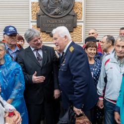 В открытии мемориальной доски приняли участие жители Владивостока, сотрудники FESCO, представители морского сообщества и ветераны отрасли #26