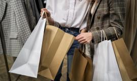 close-up-people-holding-shopping-bags.jpg