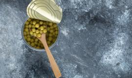 top-view-canned-green-peas_114579-84498.jpg