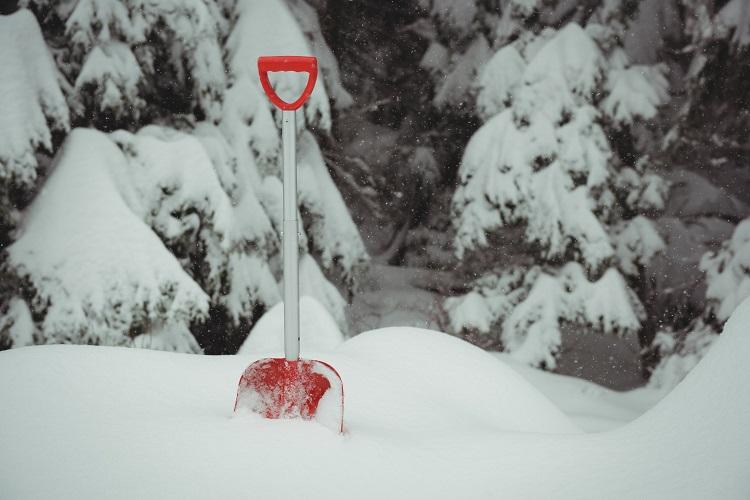 shovel-in-a-snowy-landscape.jpg