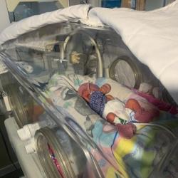 Перинатальный центр края рассказал о самых первых неделях жизни крошечных новорожденных #7