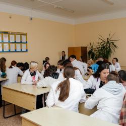 Старшекурсники Спасского филиала "Владивостокского базового медицинского колледжа" провели для первокурсников “уроки здоровья”, рассказали как заменить вредные привычки на полезные. Занятия прошли в рамках проекта “Квадрат здоровья” #6