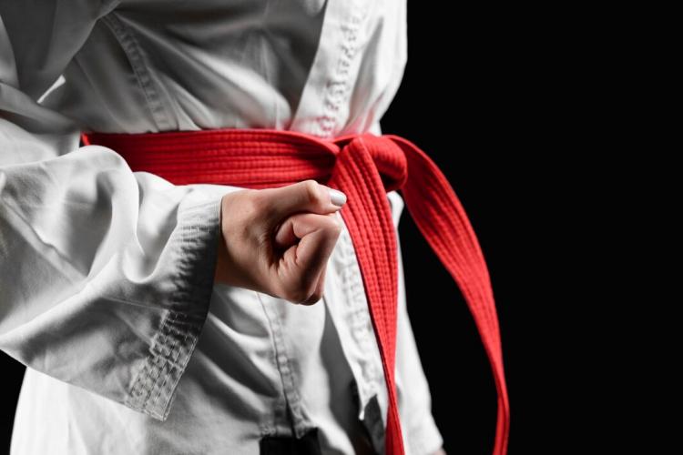 close-up-female-karate-fighter_23-2148990930.jpg