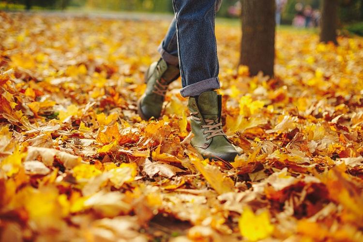 leather-shoes-walking-on-fall-leaves-outdoor.jpg