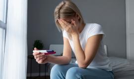 woman-suffering-from-infertility_23-2149357334.jpg