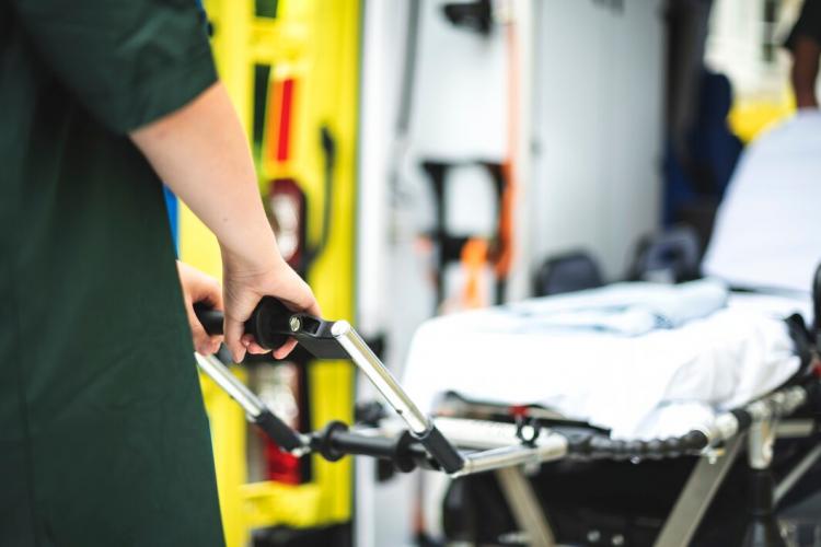 paramedics-work-with-ambulance_53876-144801.jpg