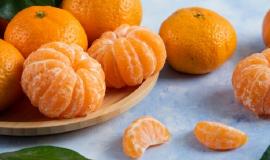 close-up-fresh-organic-mandarins_114579-61563.jpg