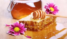 honey-wooden-table_144627-17126.jpg