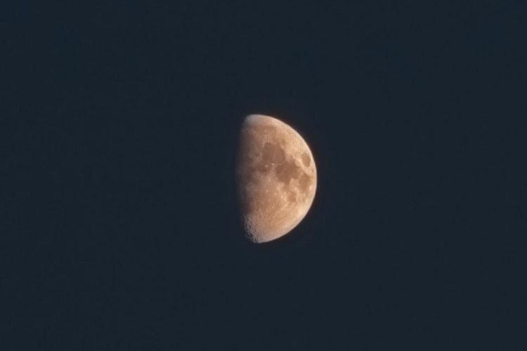 луна1.jpg