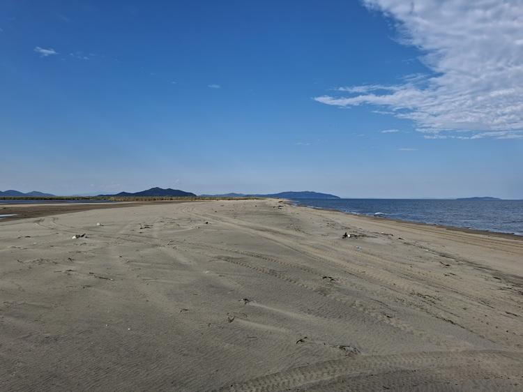 Пляж Трех границ.jpg