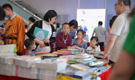 Посетители выставки .jpg