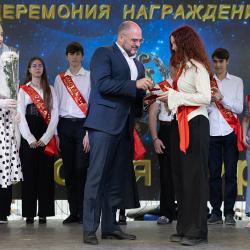 В этом году высокой награды удостоились 75 выпускников #12