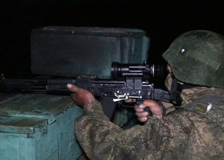 2025-08-7 В Приморье военнослужащие Восточного военного округа выполнили ночные стрельбы.jpg