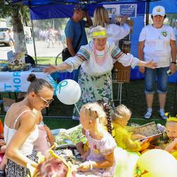 В этом году более 20 хозяйств представили гостям свыше 6,5 тонн экологически чистого таёжного мёда и другой продукции пчеловодства #3