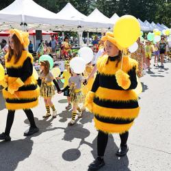 В этом году более 20 хозяйств представили гостям свыше 6,5 тонн экологически чистого таёжного мёда и другой продукции пчеловодства #6