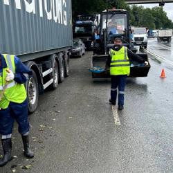 Коммунальные службы перешли в режим усиленной работы, чтобы ликвидировать последствия непогоды #4