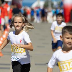 Торжества начались с «Забега первых», в котором приняли участие две тысячи детей в возрасте от 6 до 11 лет #15