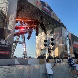 Теплоход, овации и фейерверк — так встретили команду на берегу #2