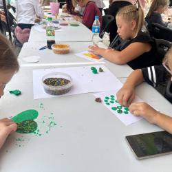 Дворец детского творчества превратился в большую праздничную площадку, где дети и взрослые учились, играли и наслаждались концертом #6