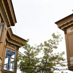 В настоящий момент подрядные организации работают на объектах по адресам: Океанский проспект, 13 и Светланская, 61. А оценить качество выполненных работ можно на примере обновленного фасада зданий по Светланской, 39 и 39в #12