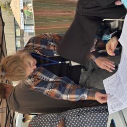 Один из четвероногих приехал из Артема на электричке #13