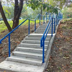 Одной из ключевых строек на сегодняшний день является лестница в районе дома №16 на улице Давыдова #5