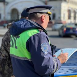 Наиболее проблемной зоной, где работа эвакуаторов оказалась особенно востребованной, стал район улицы Нейбута и Зелёного Бульвара #1