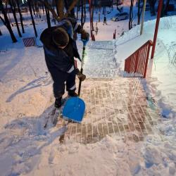 Уборка ведется во всех районах города #5