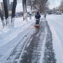 Уборка ведется во всех районах города #7