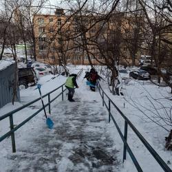 Уборка ведется во всех районах города #11