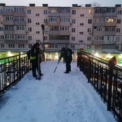 Уборка ведется во всех районах города #13