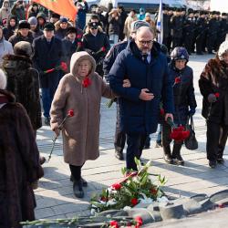 В памятном мероприятии приняли участие губернатор Приморского края Олег Кожемяко и глава Владивостока Константин Шестаков #1